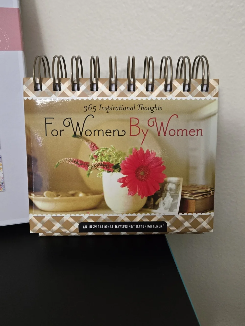 DaySpring/Hallmark Women's Bundle. Organizer Box, Calendar, And Cards. New.